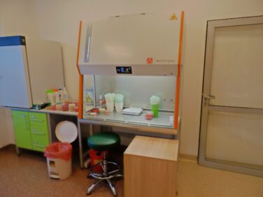 Wojewódzki Szpital Specjalistyczny w Białej Podlaskiej - Komora laminarna II klasy bezpieczeństwa mikrobiologicznego